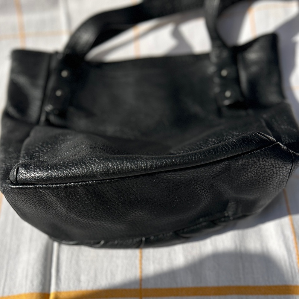 LaSac Pebbled Black Leather Tote Bag - Picture 4 of 6